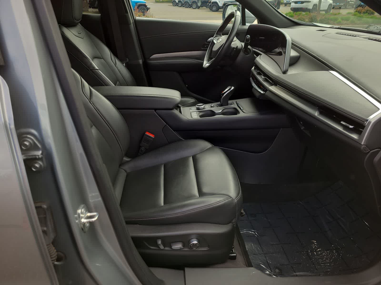 Thumbnail: 2024 Cadillac XT4 - 22