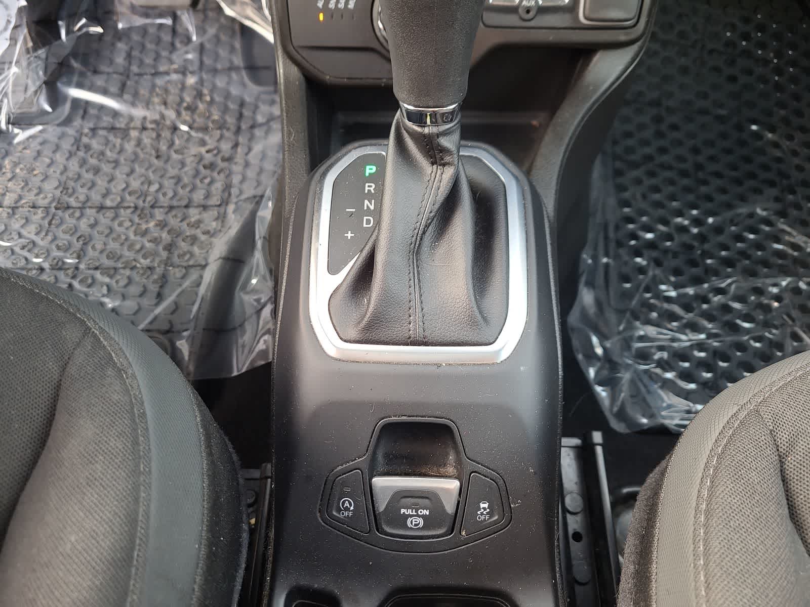 Thumbnail: 2023 Jeep Renegade - 25