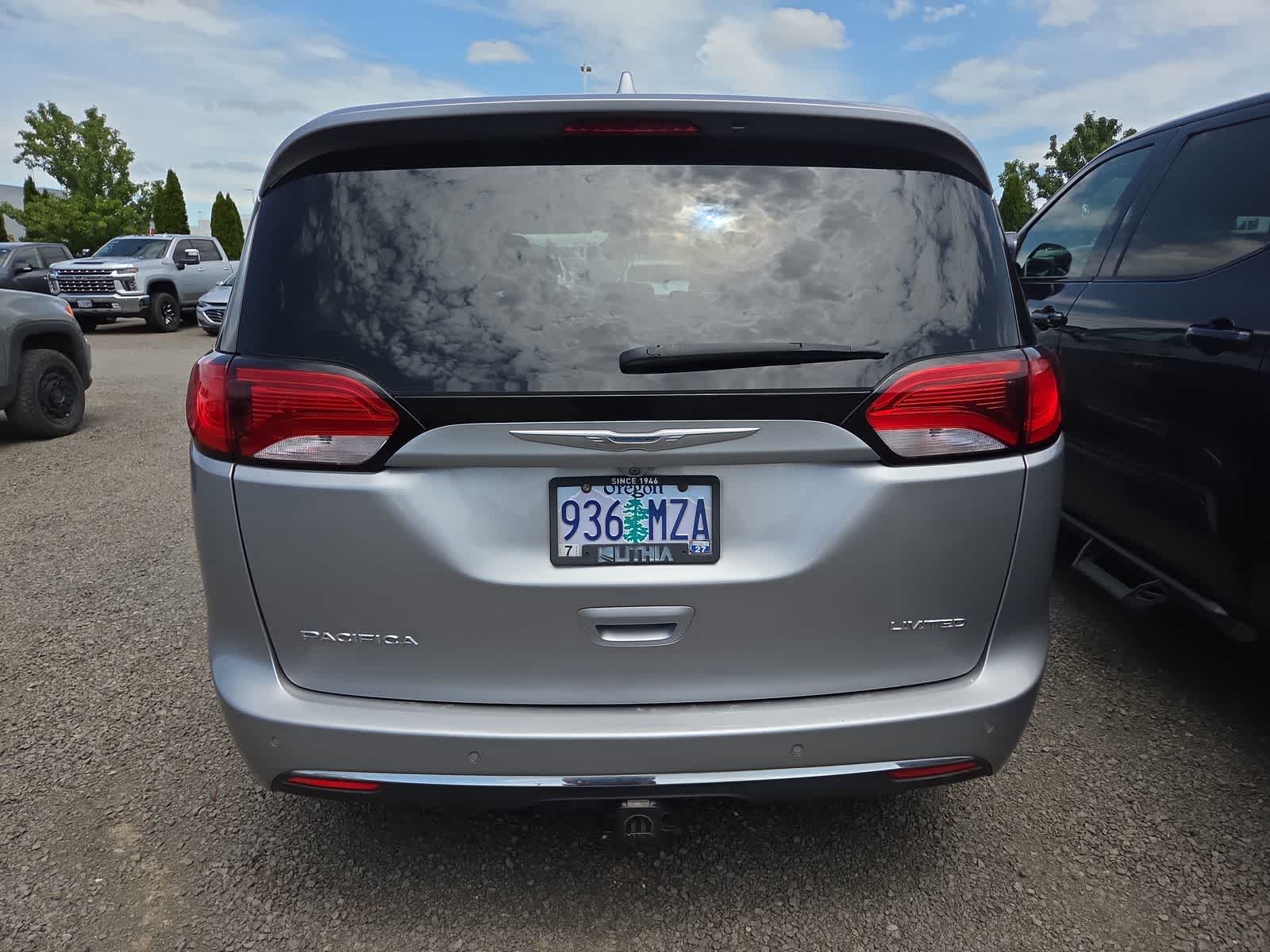 Thumbnail: 2017 Chrysler Pacifica - 4