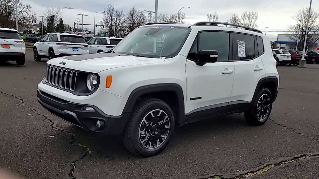 Used 2023 Jeep Renegade Latitude SUV