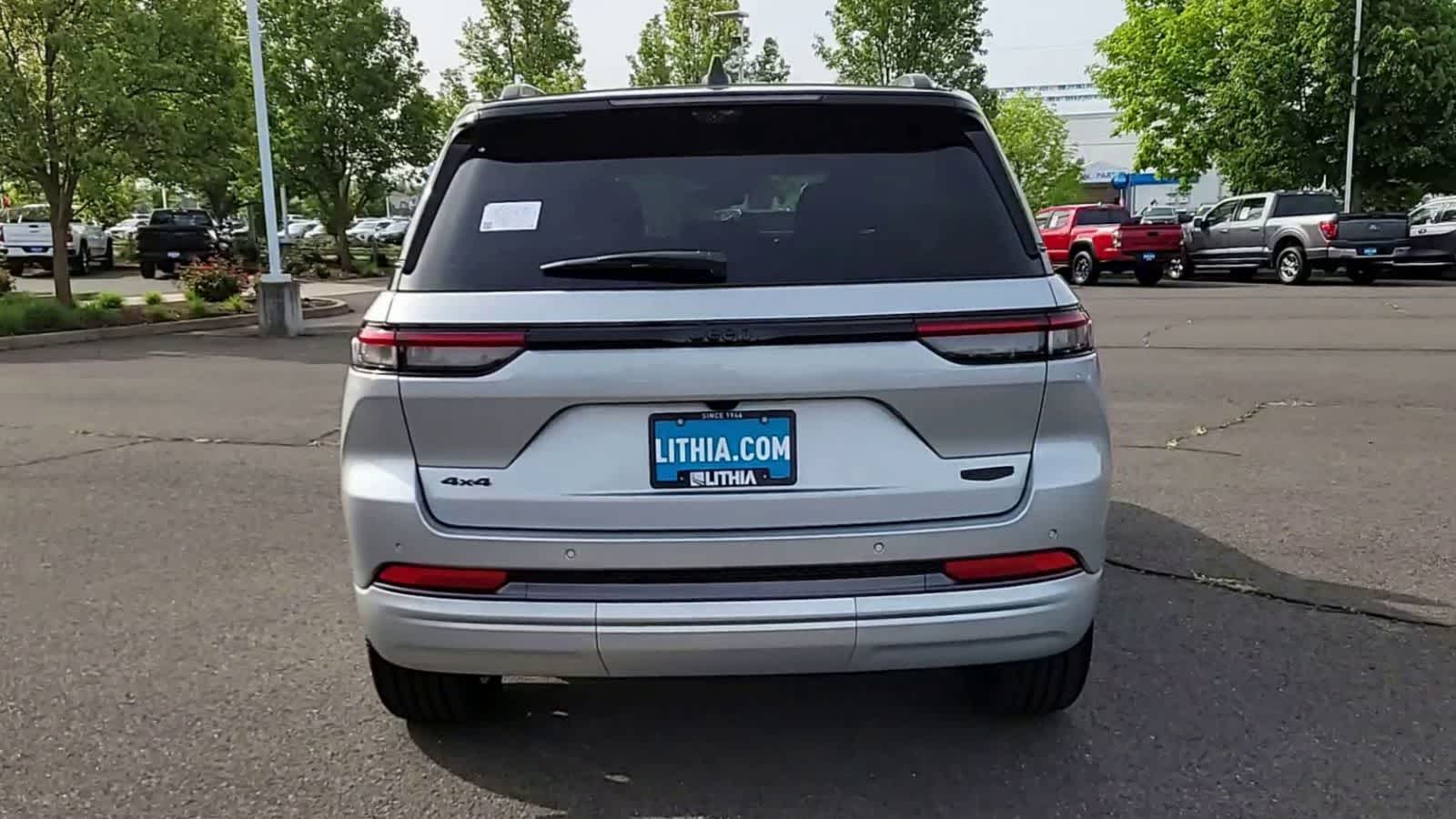 Thumbnail: 2026 Jeep Grand Cherokee - 7
