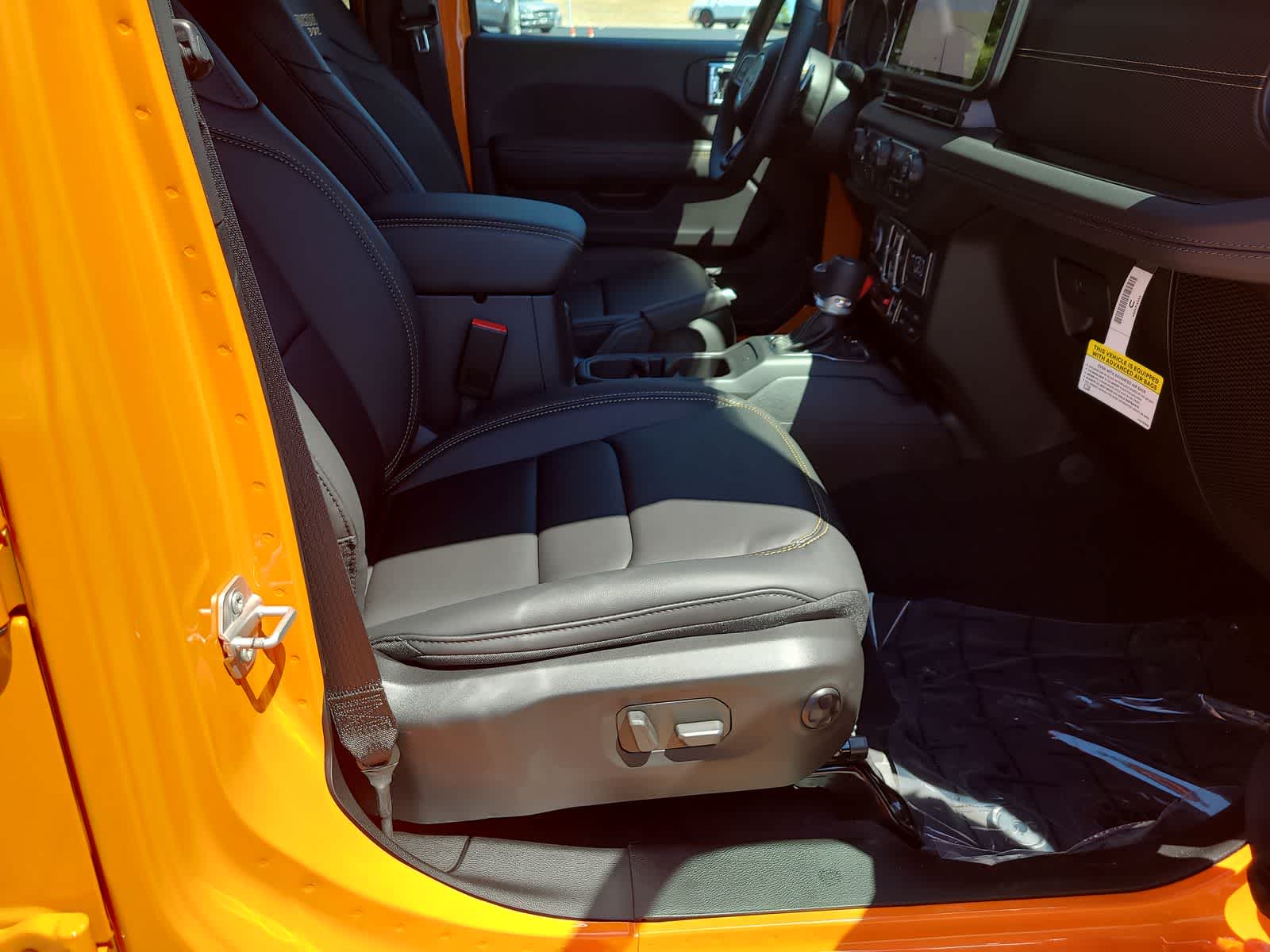 Thumbnail: 2025 Jeep Wrangler - 22