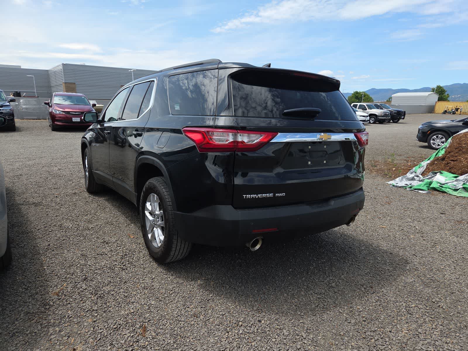 Thumbnail: 2020 Chevrolet Traverse - 3