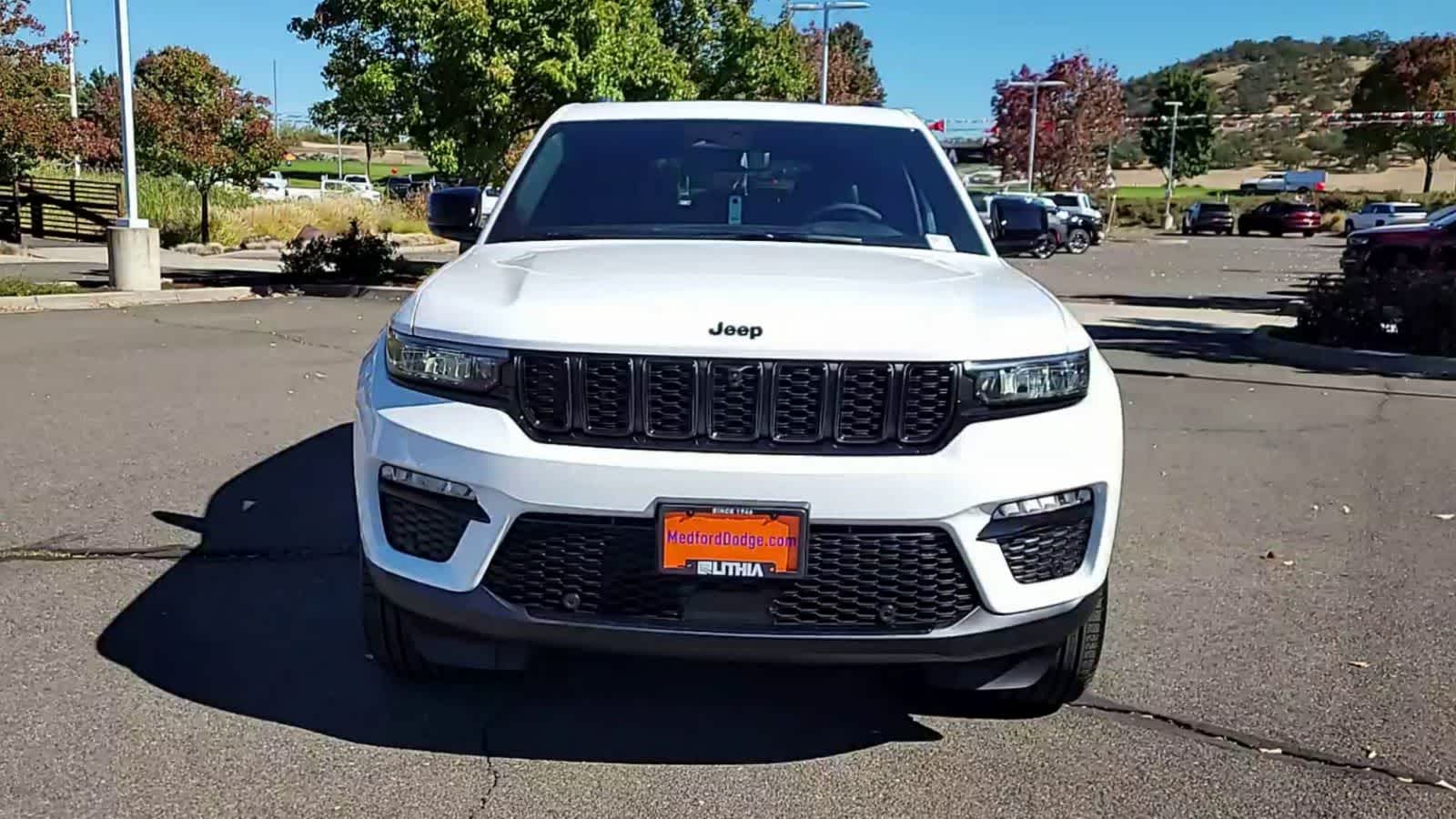 Thumbnail: 2025 Jeep Grand Cherokee - 3