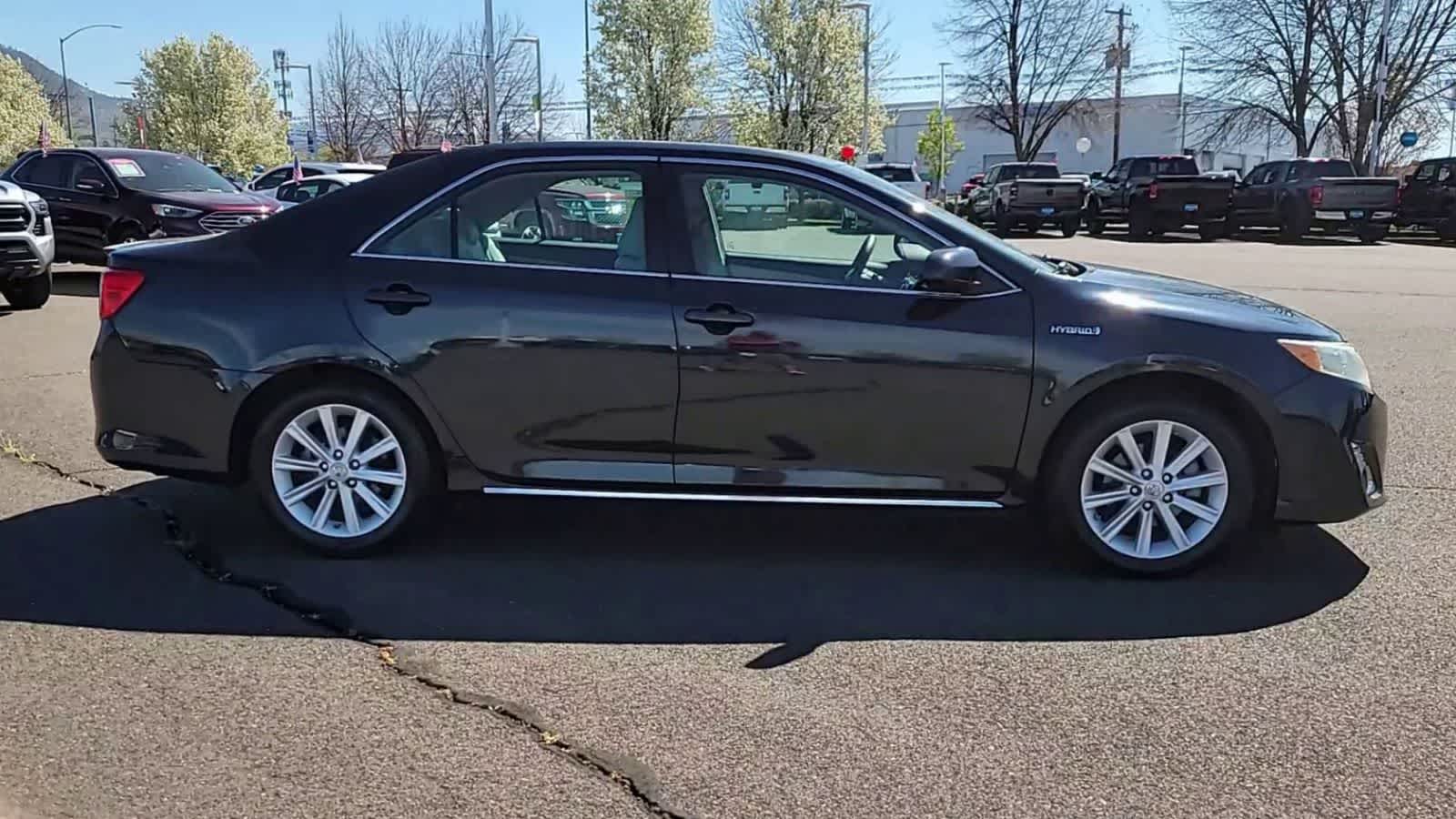 Thumbnail: 2012 Toyota Camry - 9