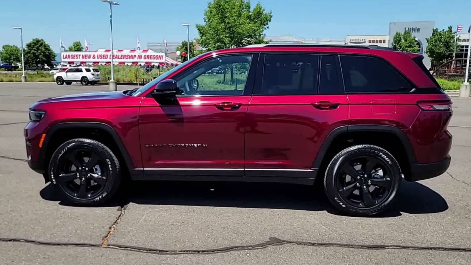 Thumbnail: 2025 Jeep Grand Cherokee - 5
