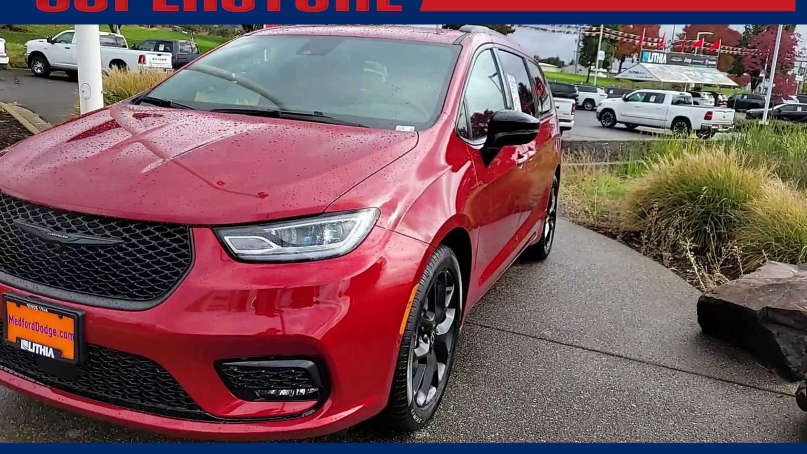 Thumbnail: 2026 Chrysler Pacifica - 3