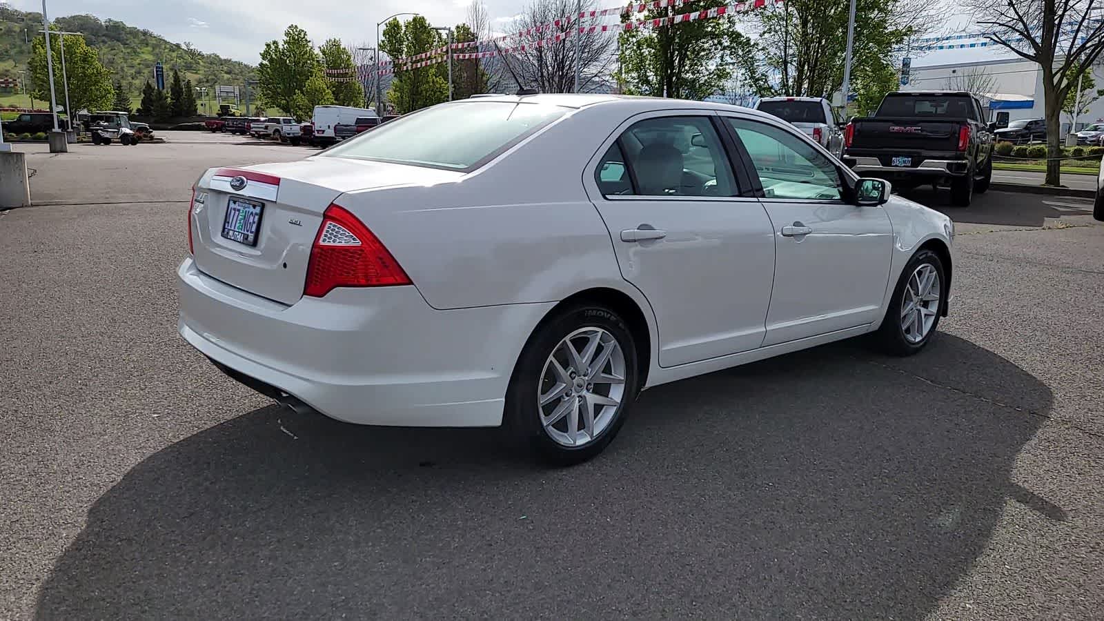 2011 Ford Fusion SEL 8