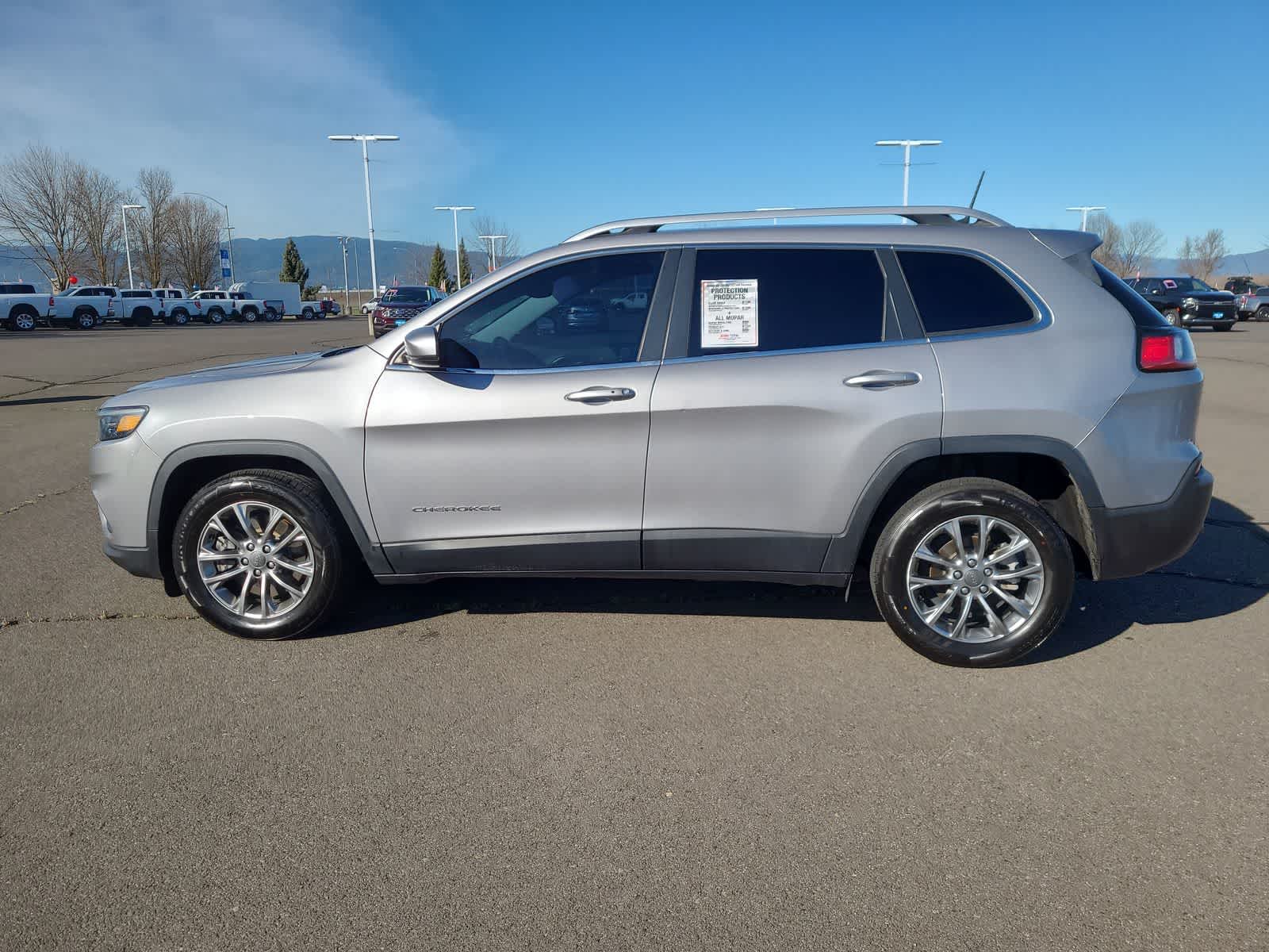 Thumbnail: 2021 Jeep Cherokee - 11