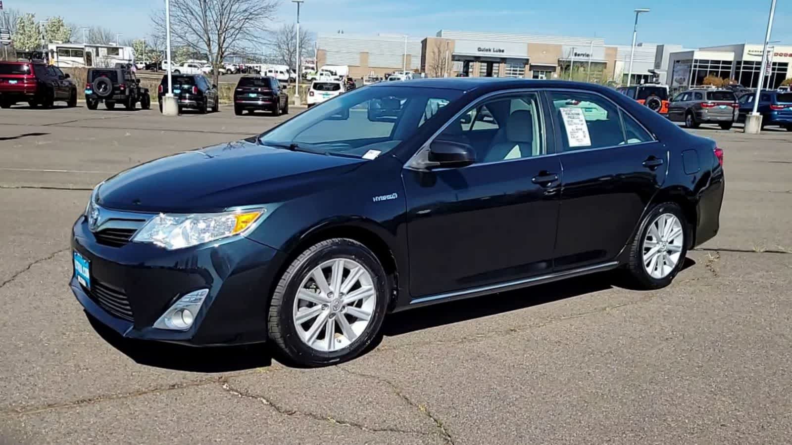 Thumbnail: 2012 Toyota Camry - 4