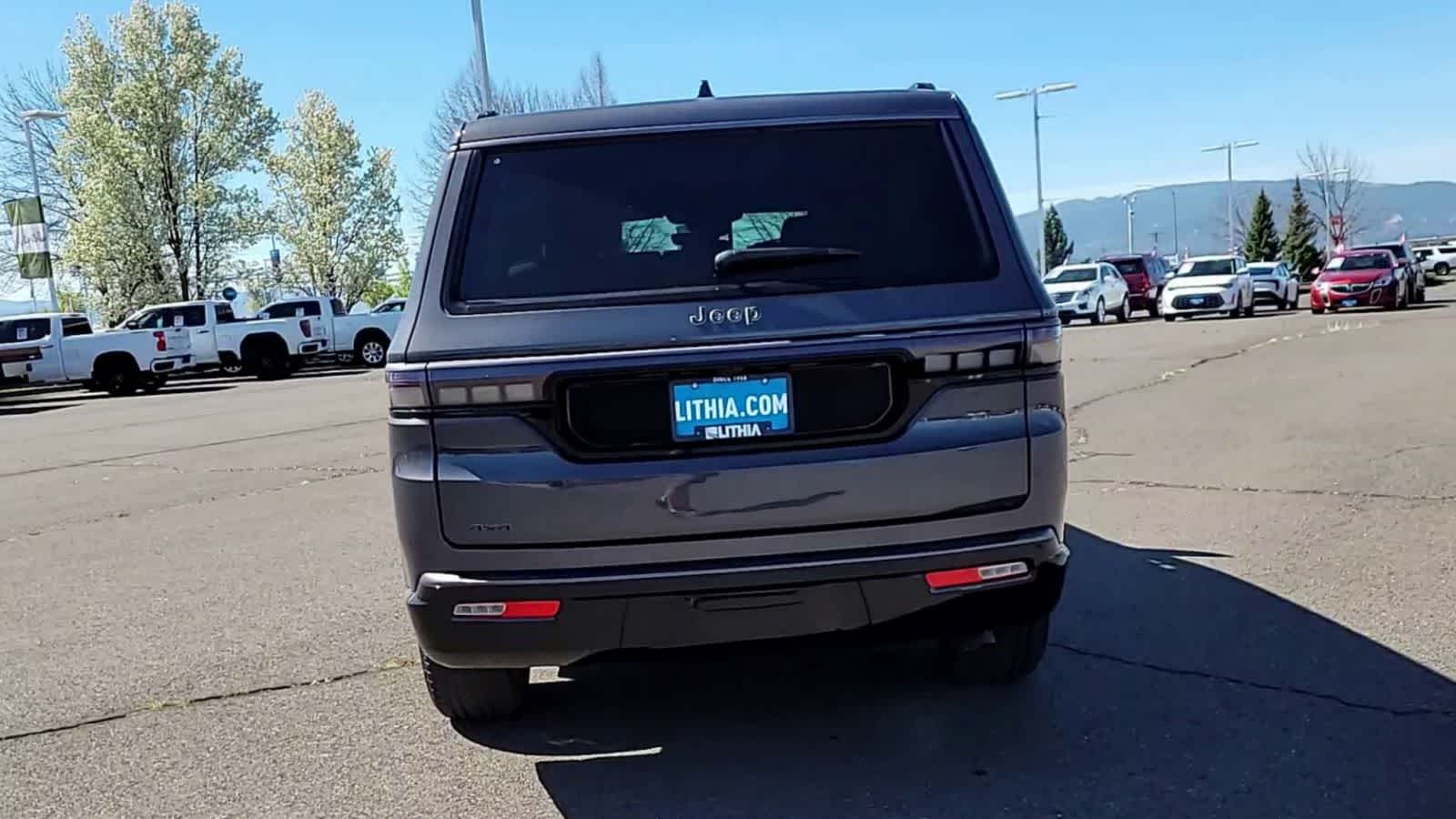 Thumbnail: 2026 Jeep Grand Wagoneer - 7