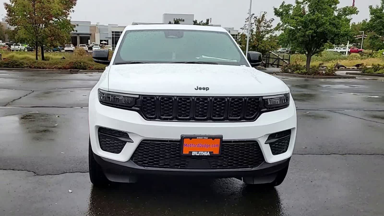 Thumbnail: 2025 Jeep Grand Cherokee - 3