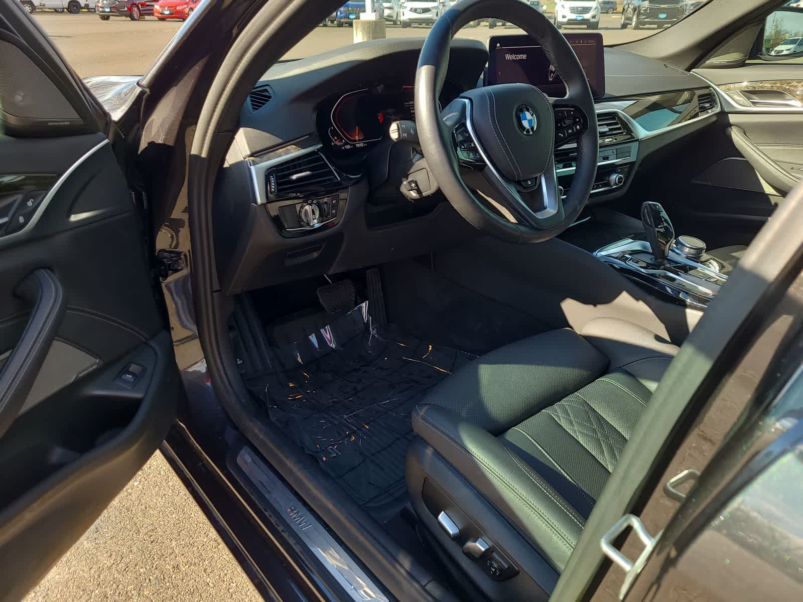 Thumbnail: 2022 BMW 5 Series - 10