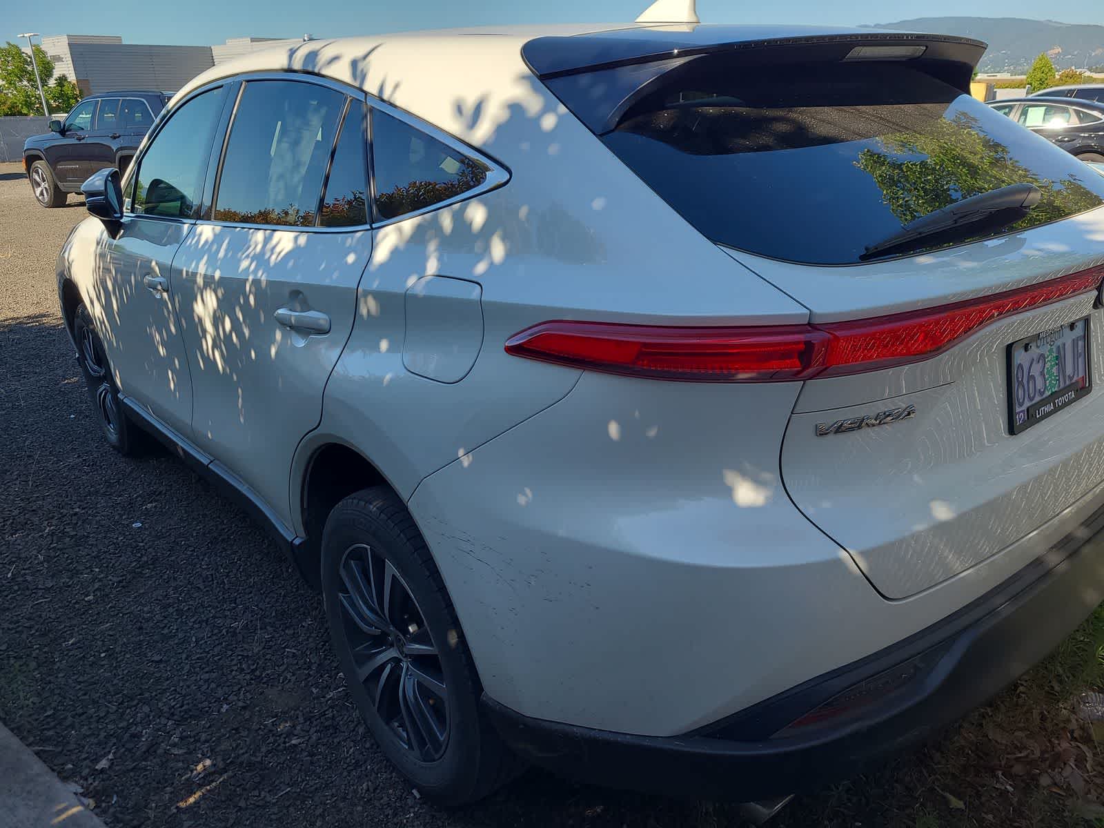 2021 Toyota Venza LE photo 3