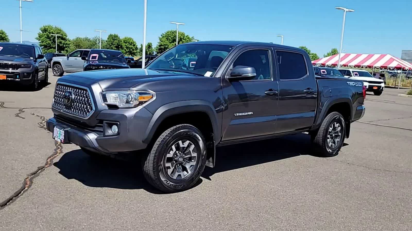 Thumbnail: 2018 Toyota Tacoma - 4