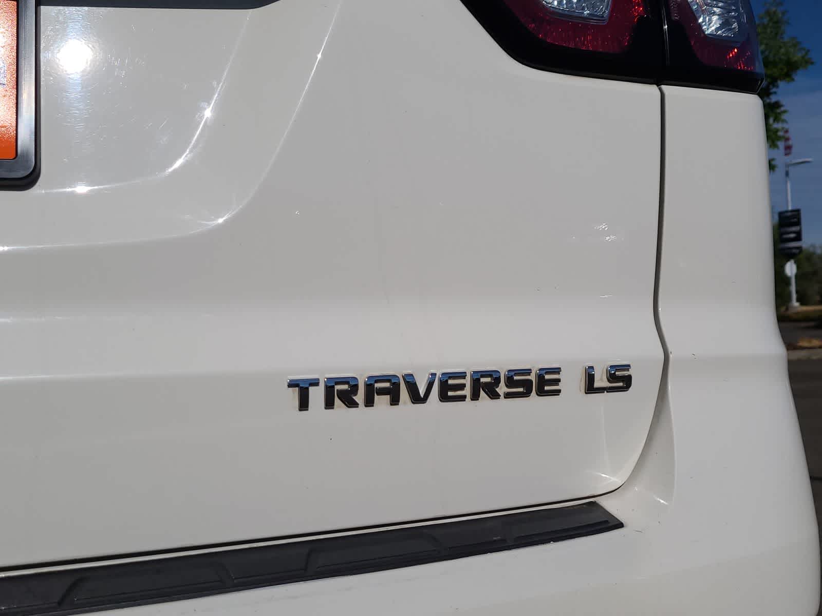 Thumbnail: 2015 Chevrolet Traverse - 15