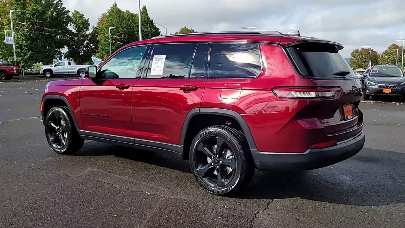 Thumbnail: 2025 Jeep Grand Cherokee - 6