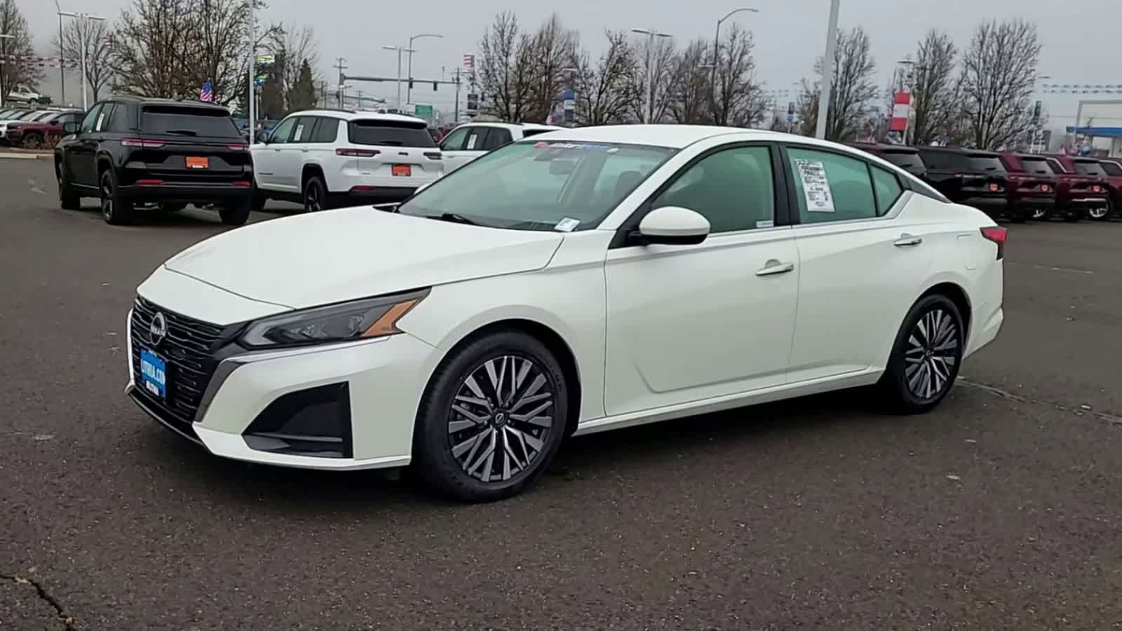 Thumbnail: 2023 Nissan Altima - 4