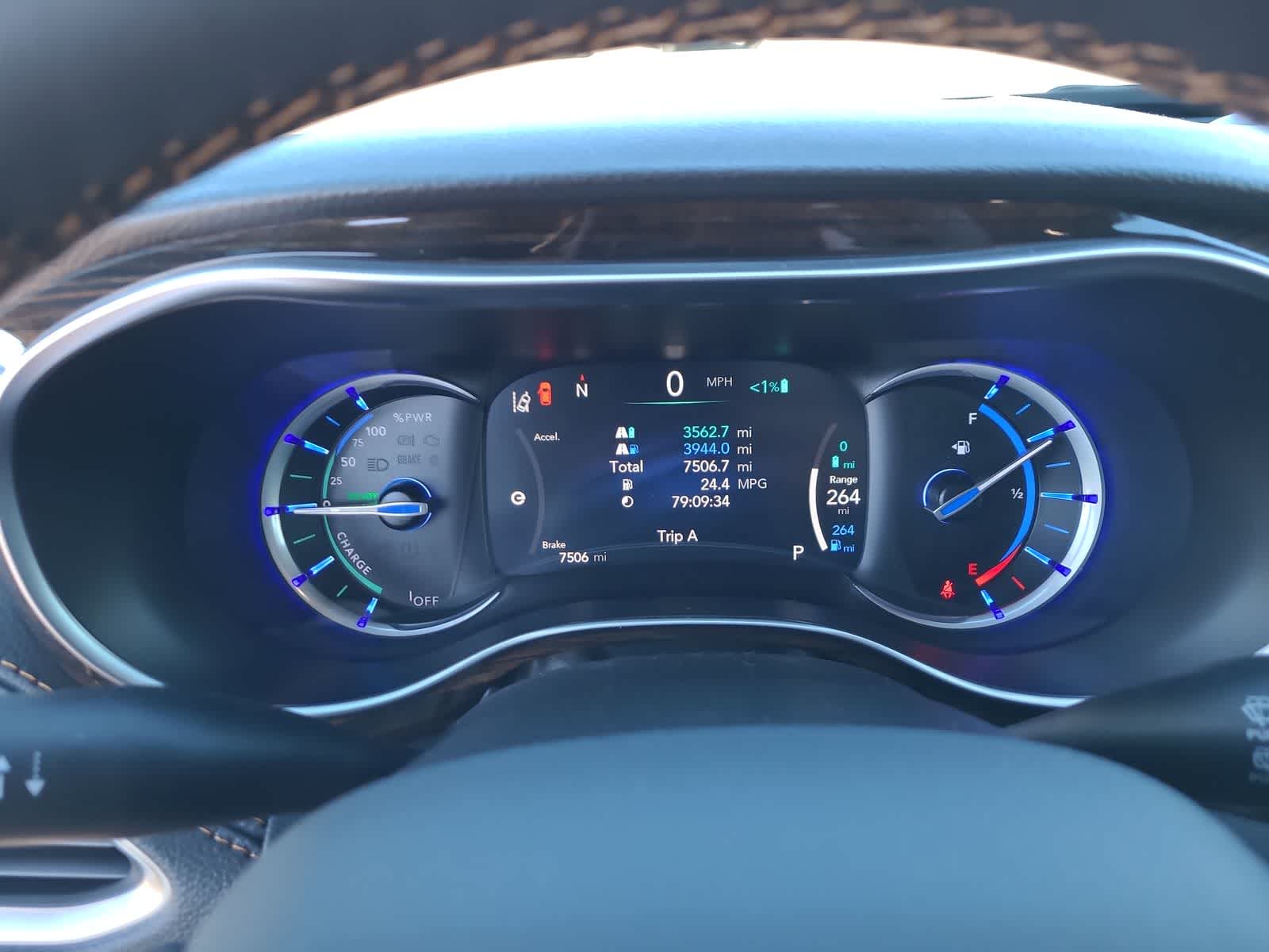 Thumbnail: 2023 Chrysler Pacifica - 26