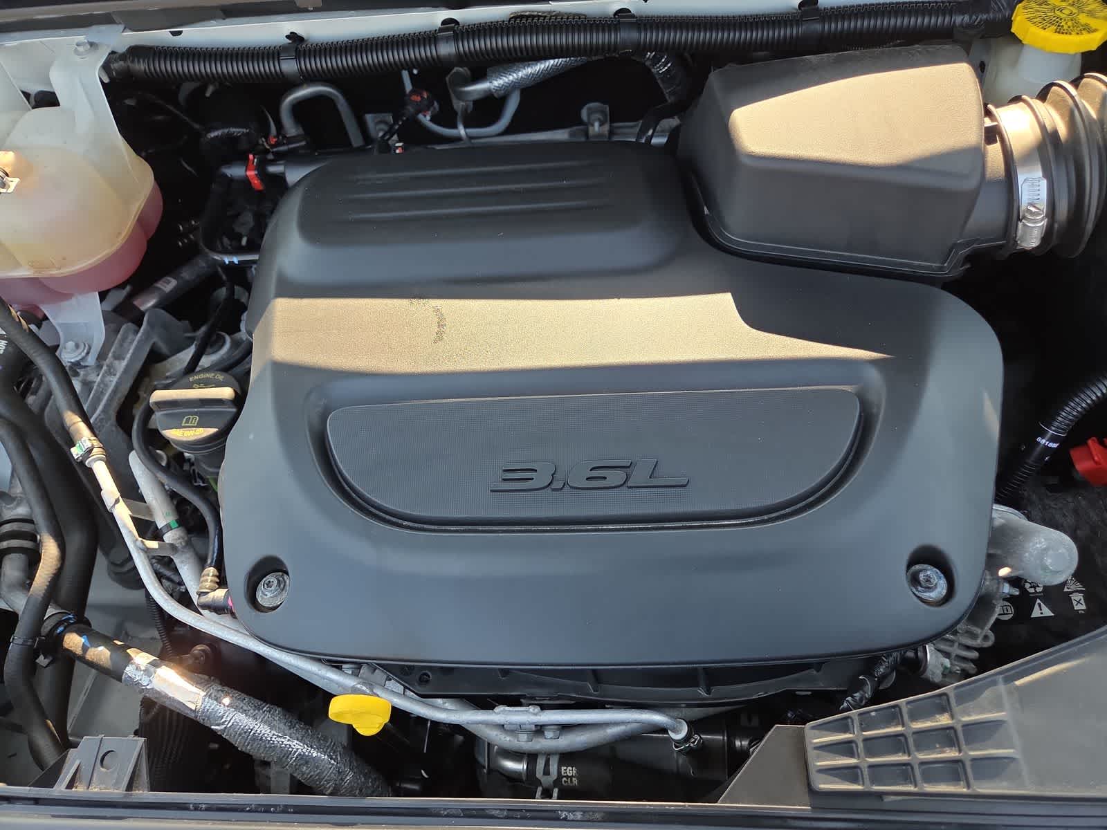 2023 Chrysler Voyager LX - Photo 15