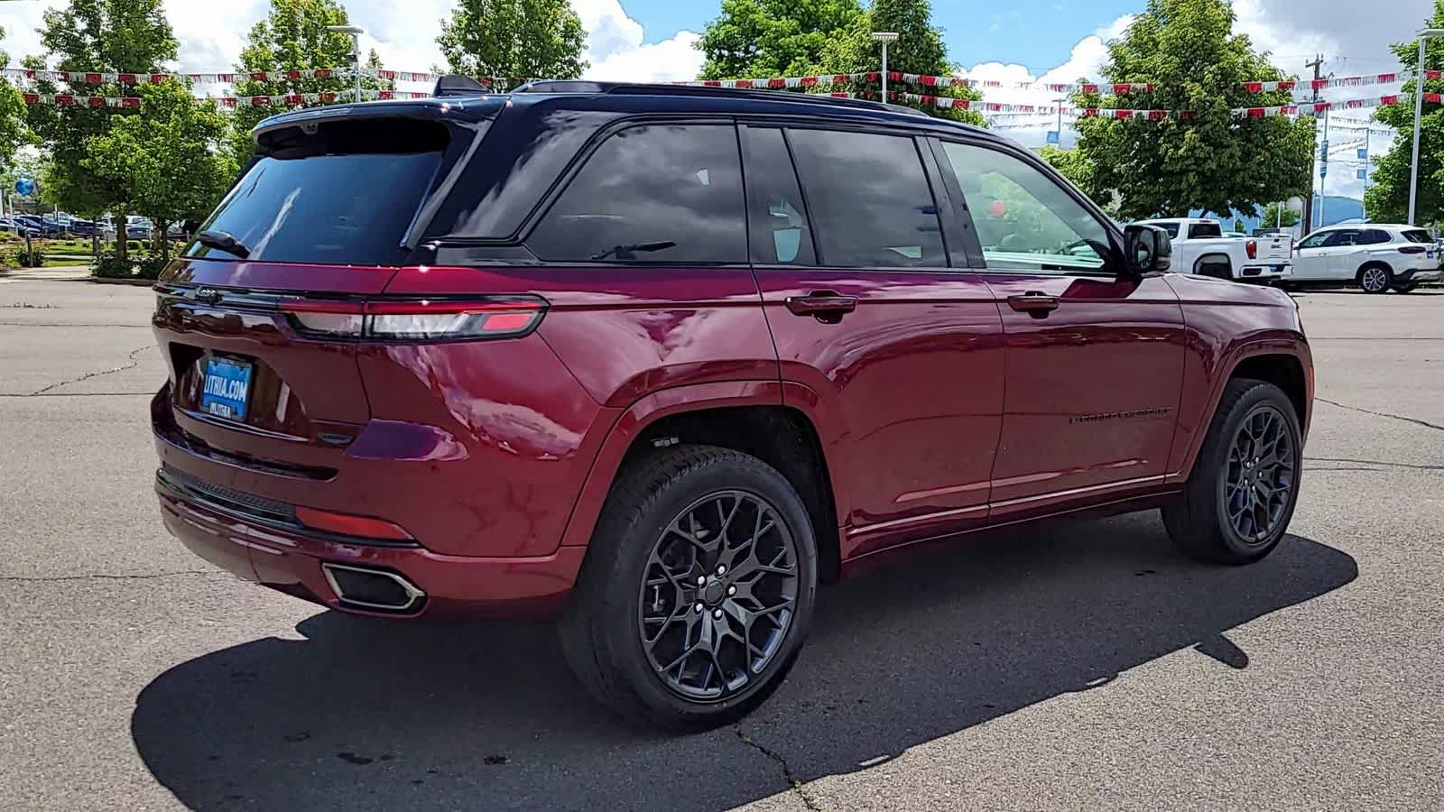 Thumbnail: 2025 Jeep Grand Cherokee - 8