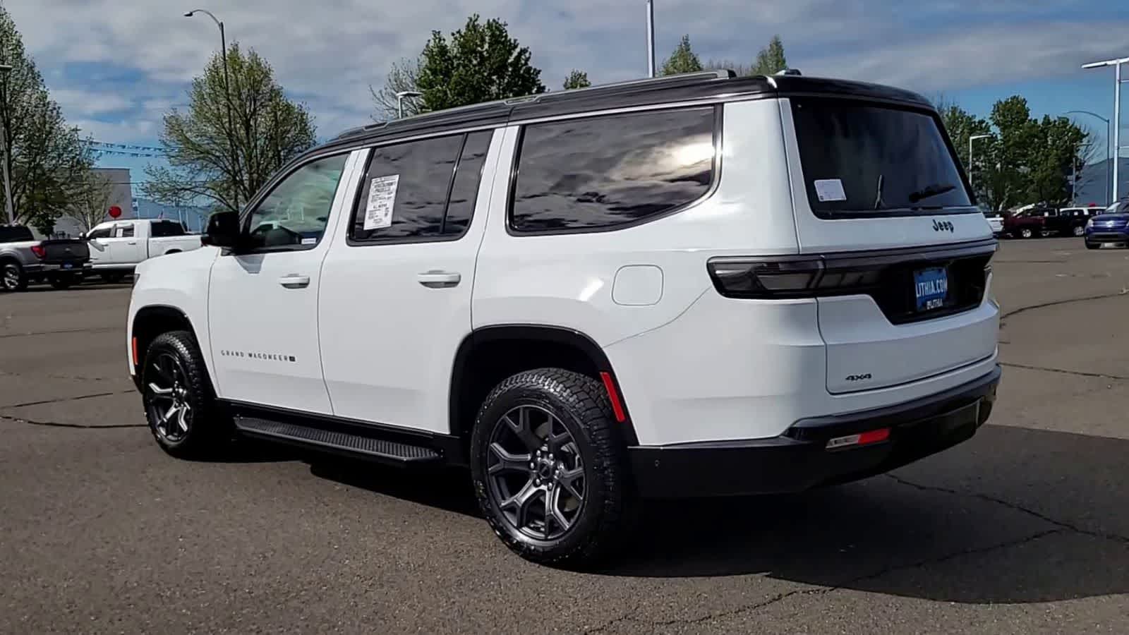 Thumbnail: 2026 Jeep Grand Wagoneer - 6