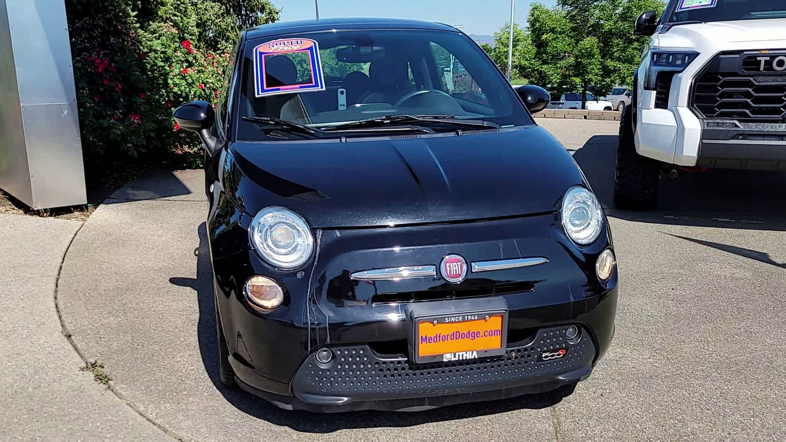 Thumbnail: 2019 Fiat 500e - 3