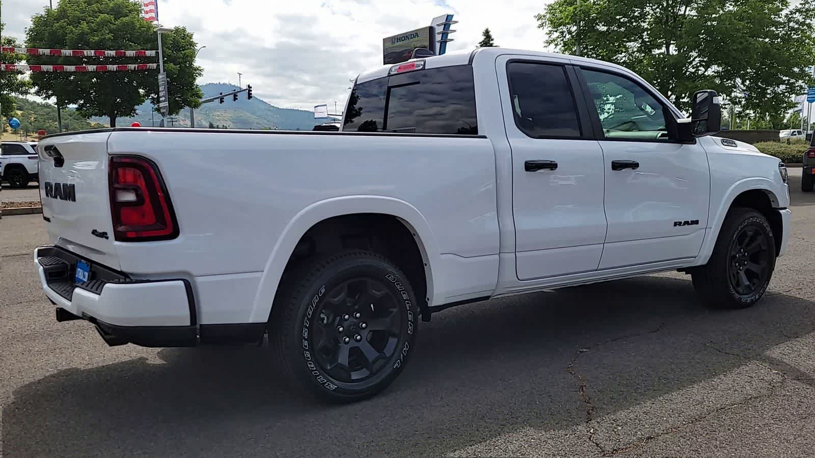 Thumbnail: 2025 RAM 1500 - 8