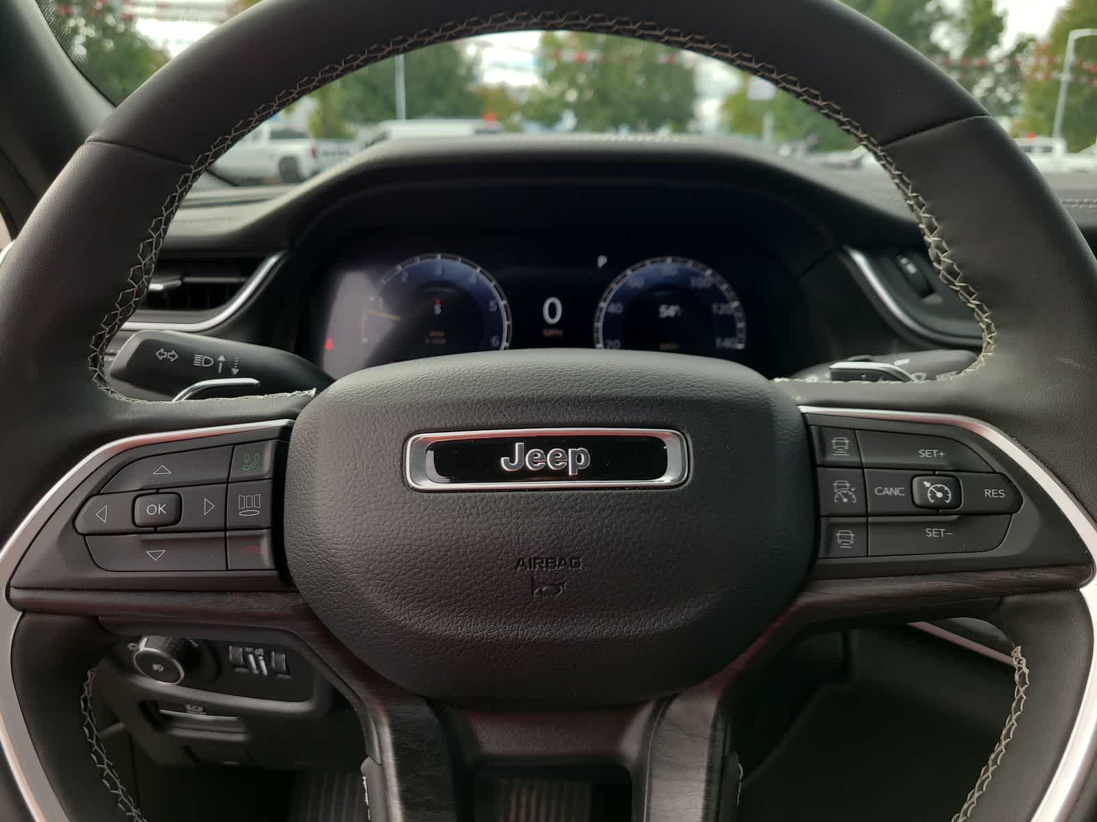 Thumbnail: 2024 Jeep Grand Cherokee - 23