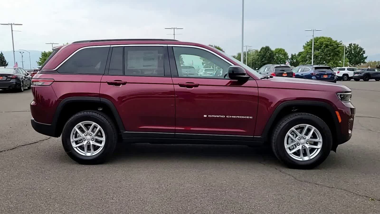 Thumbnail: 2025 Jeep Grand Cherokee - 9