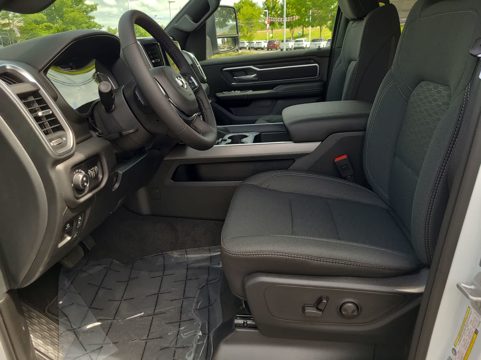 Thumbnail: 2025 RAM 1500 - 19