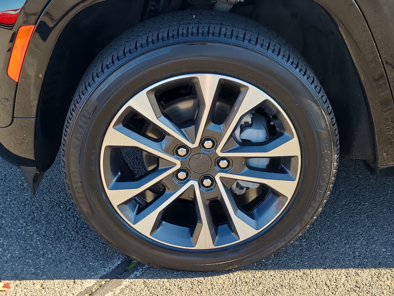 Thumbnail: 2023 Jeep Grand Cherokee - 16