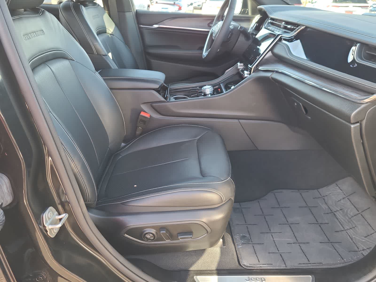 Thumbnail: 2024 Jeep Grand Cherokee - 22