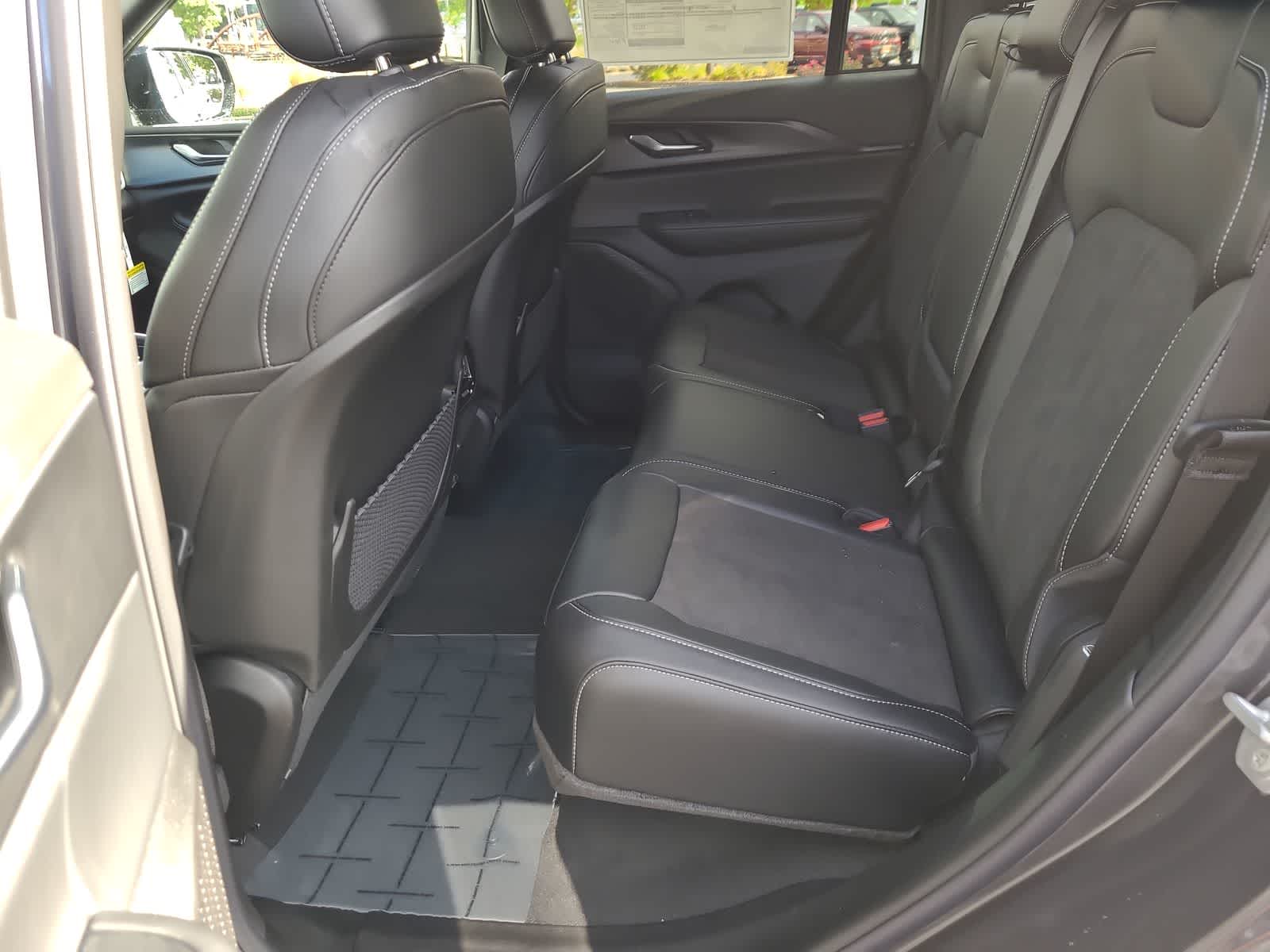 Thumbnail: 2025 Jeep Grand Cherokee - 21