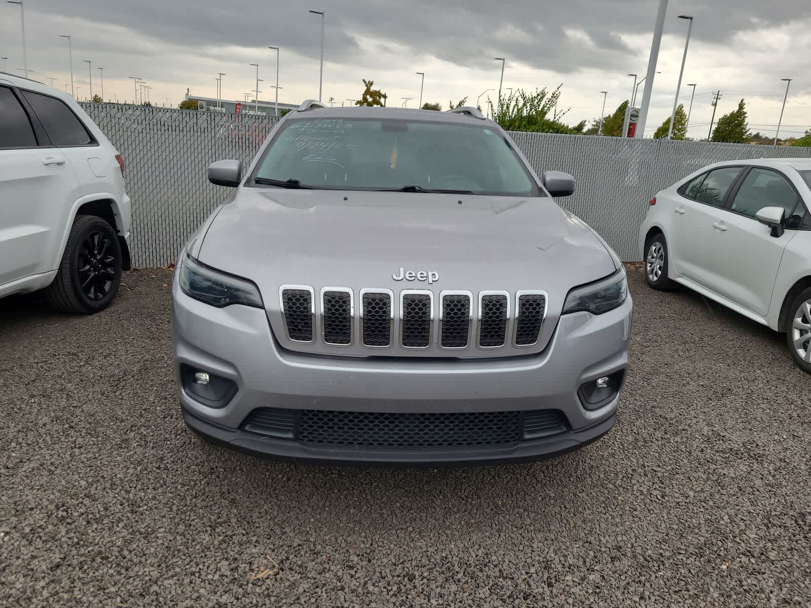Thumbnail: 2019 Jeep Cherokee - 13