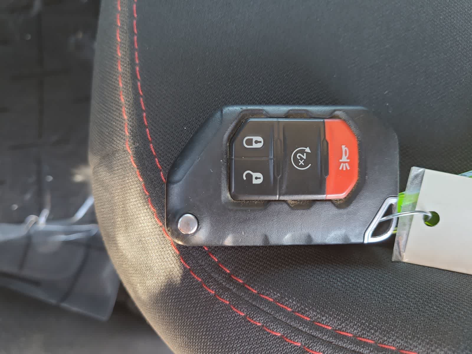 Thumbnail: 2021 Jeep Gladiator - 28