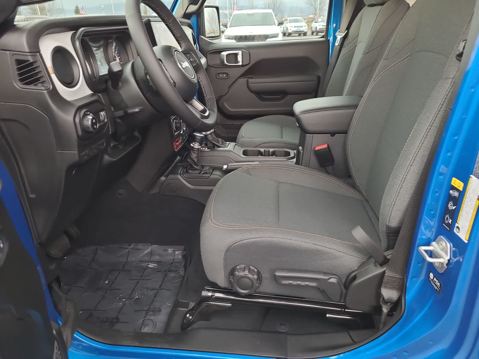 Thumbnail: 2026 Jeep Gladiator - 19