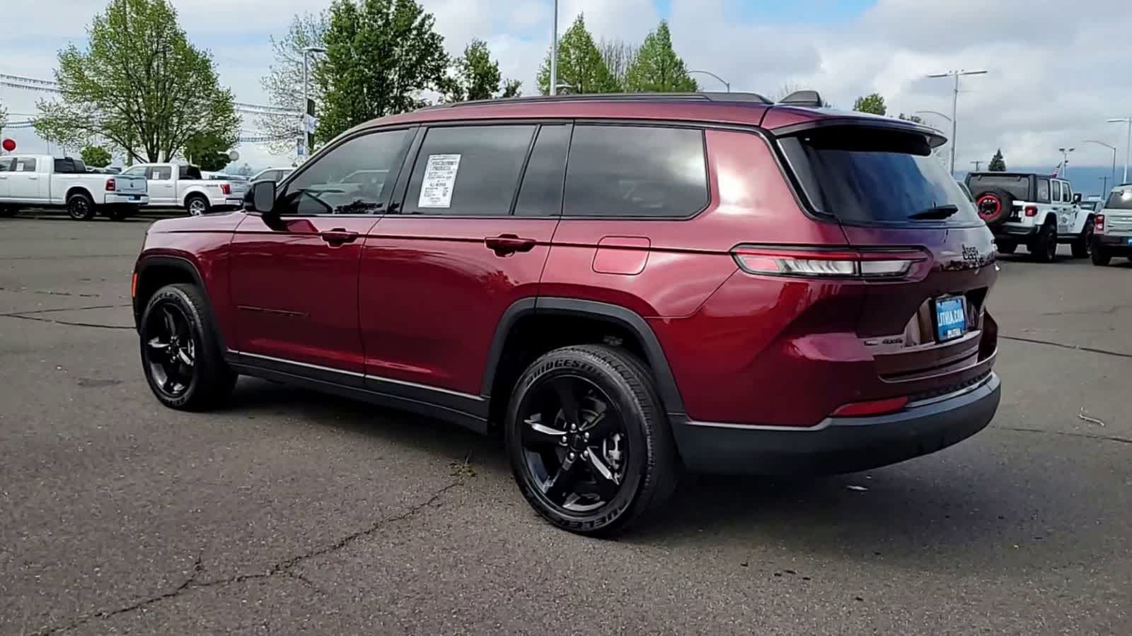 Thumbnail: 2023 Jeep Grand Cherokee - 6