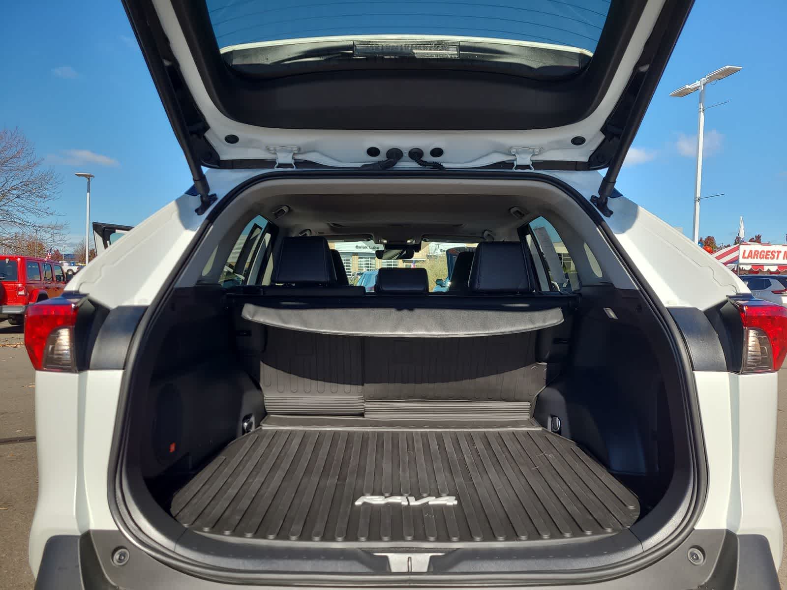 Thumbnail: 2024 Toyota RAV4 - 27