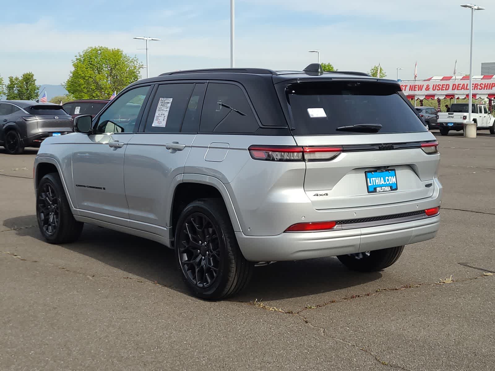 Thumbnail: 2026 Jeep Grand Cherokee - 12