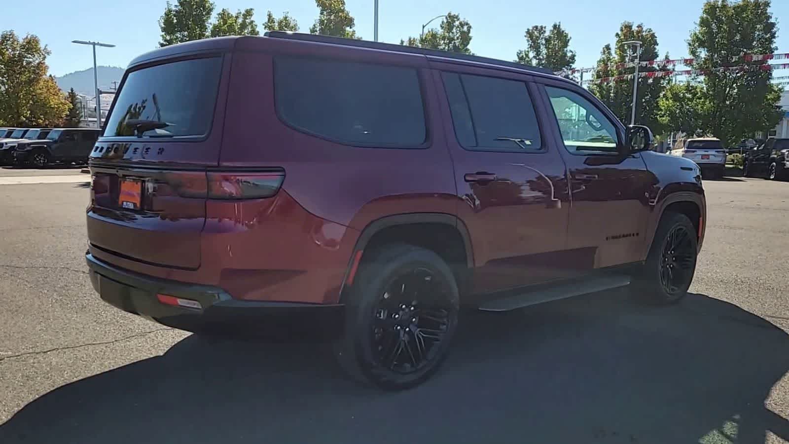 Thumbnail: 2024 Jeep Wagoneer - 8