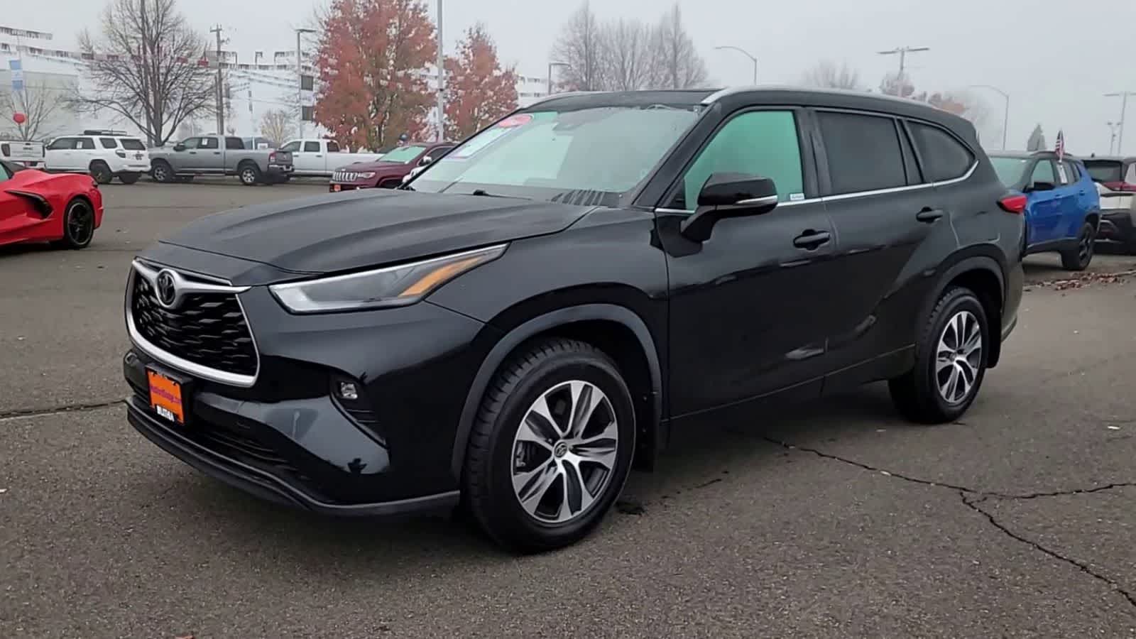 Thumbnail: 2023 Toyota Highlander - 4