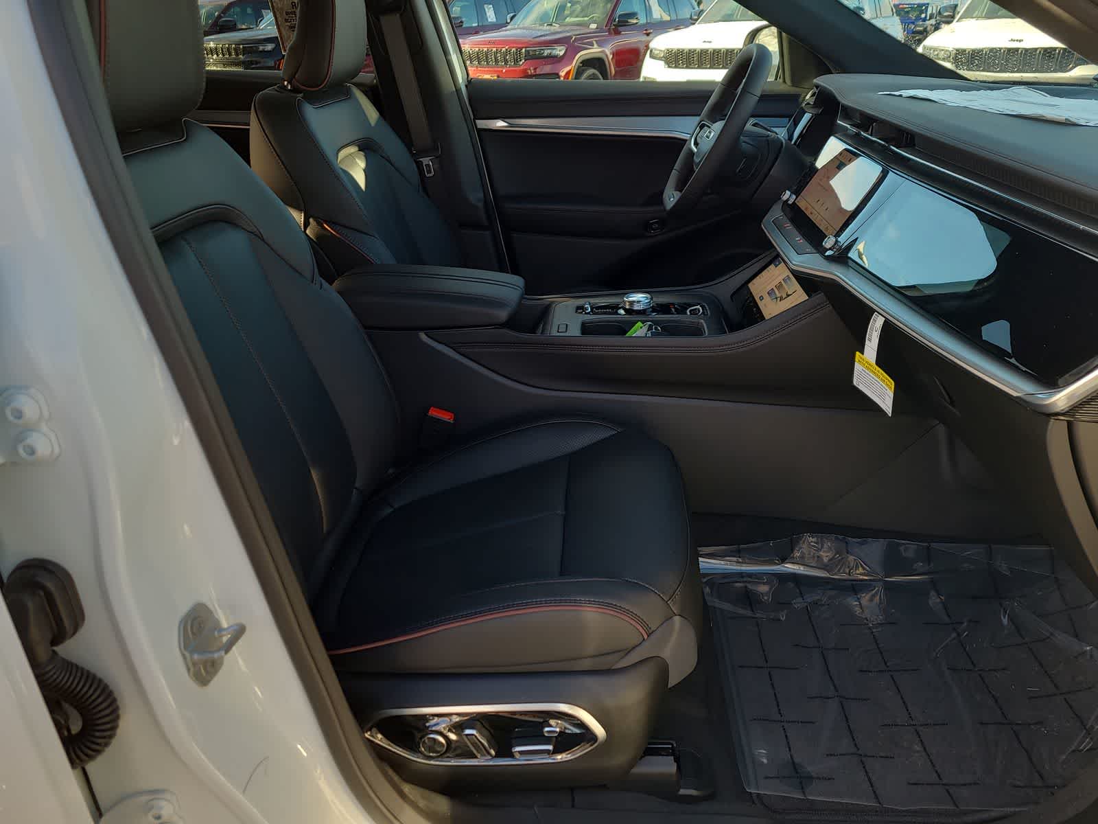 Thumbnail: 2025 Jeep Wagoneer S - 22