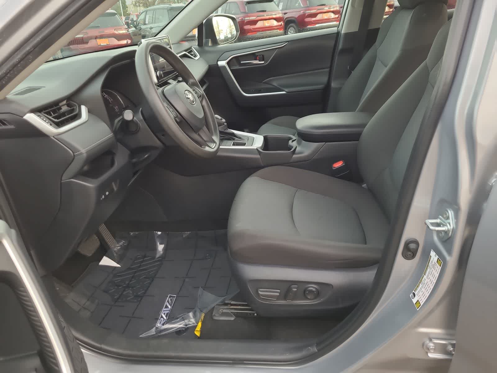 Thumbnail: 2024 Toyota RAV4 - 19