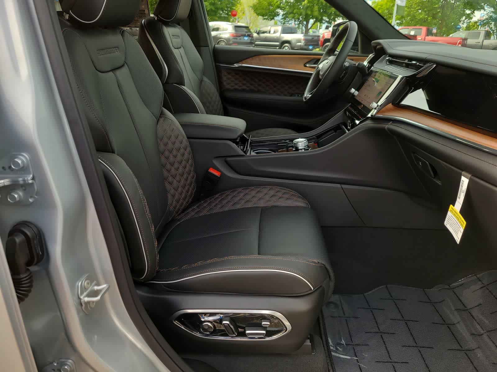Thumbnail: 2026 Jeep Grand Cherokee - 22