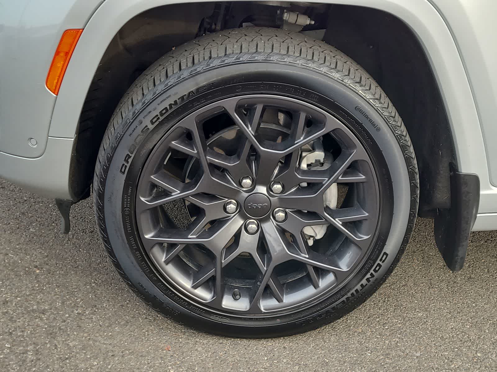 Thumbnail: 2023 Jeep Grand Cherokee - 16