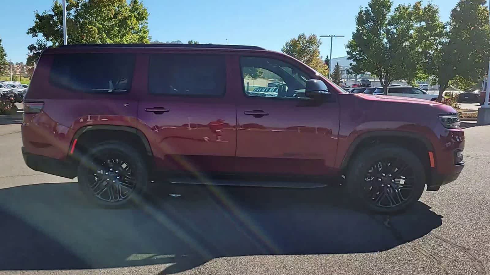 Thumbnail: 2024 Jeep Wagoneer - 9