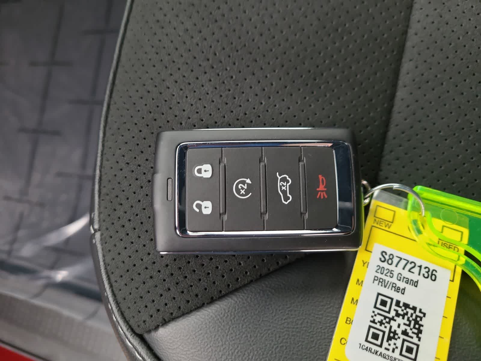 Thumbnail: 2025 Jeep Grand Cherokee - 28