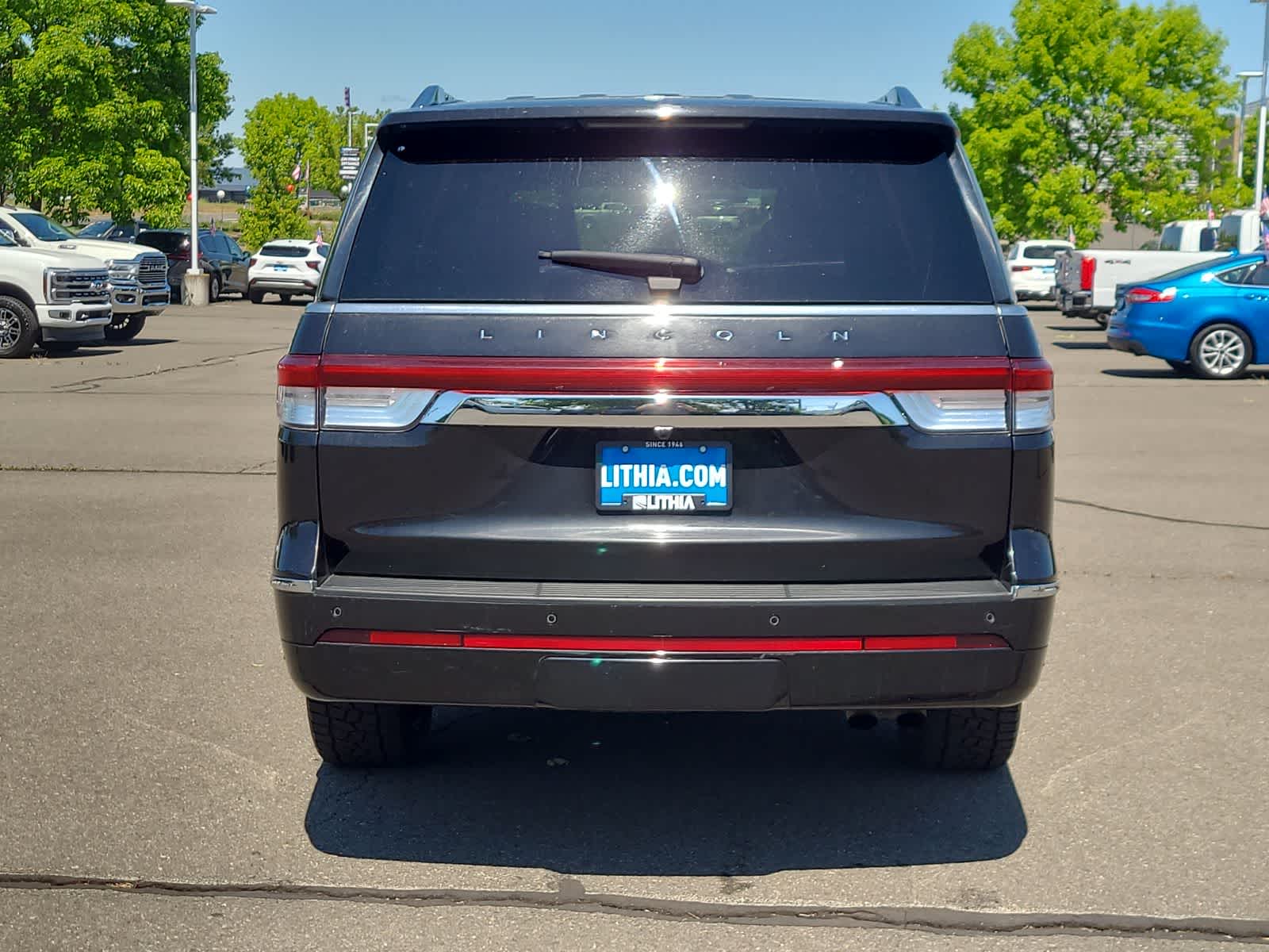 Thumbnail: 2024 Lincoln Navigator L - 13