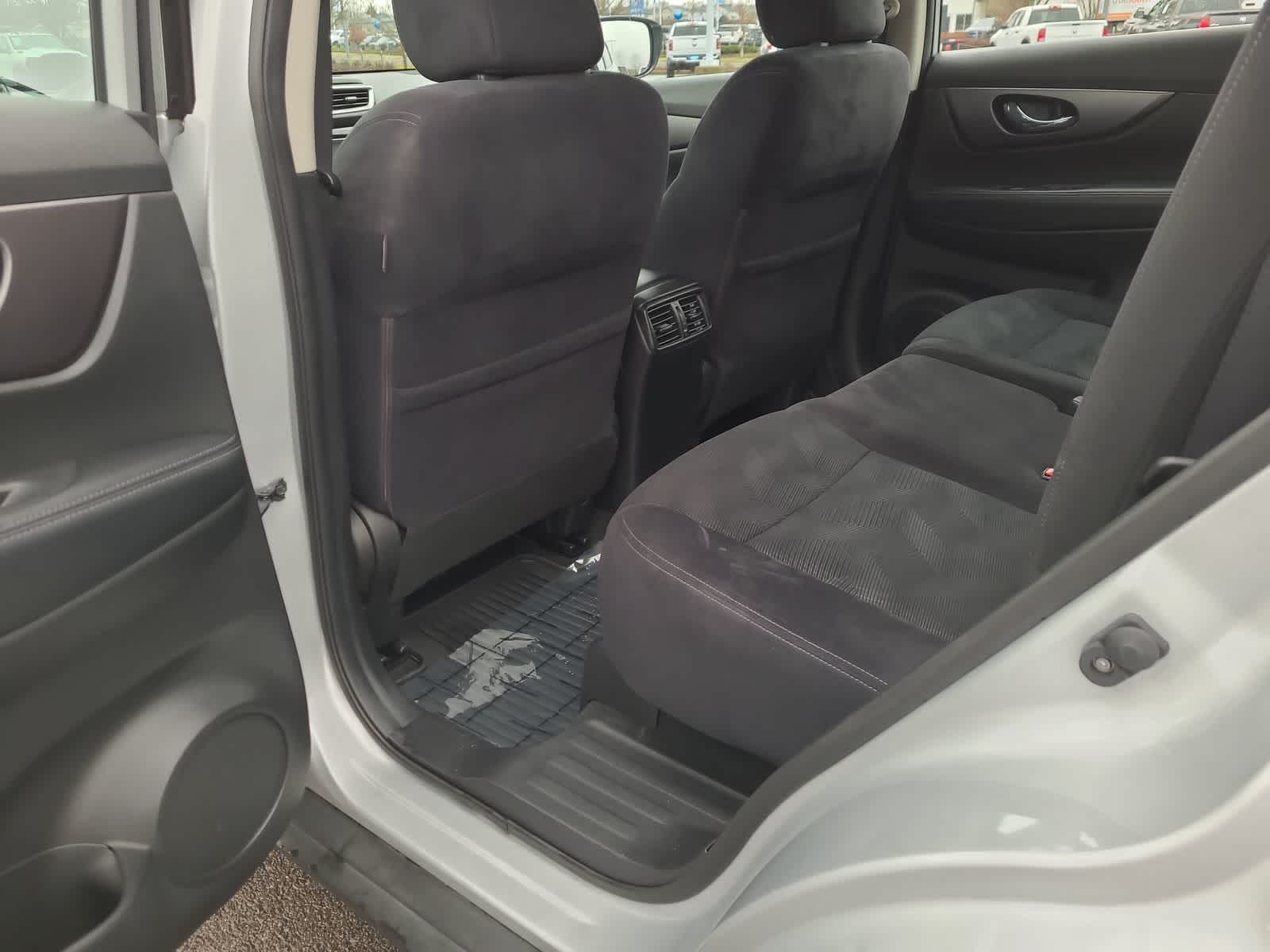 Thumbnail: 2016 Nissan Rogue - 20